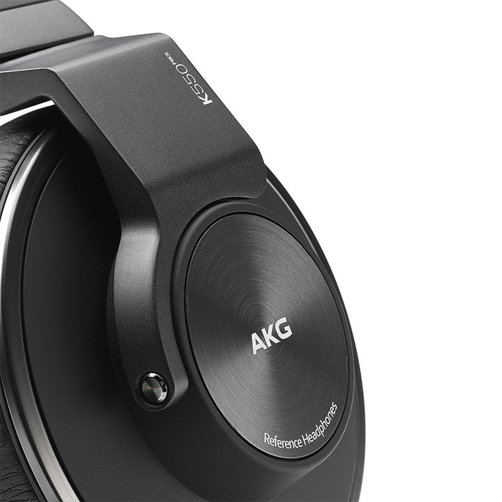 AKG Premium Geschlossener Hochleistungs Over-Ear Kopfhörer
